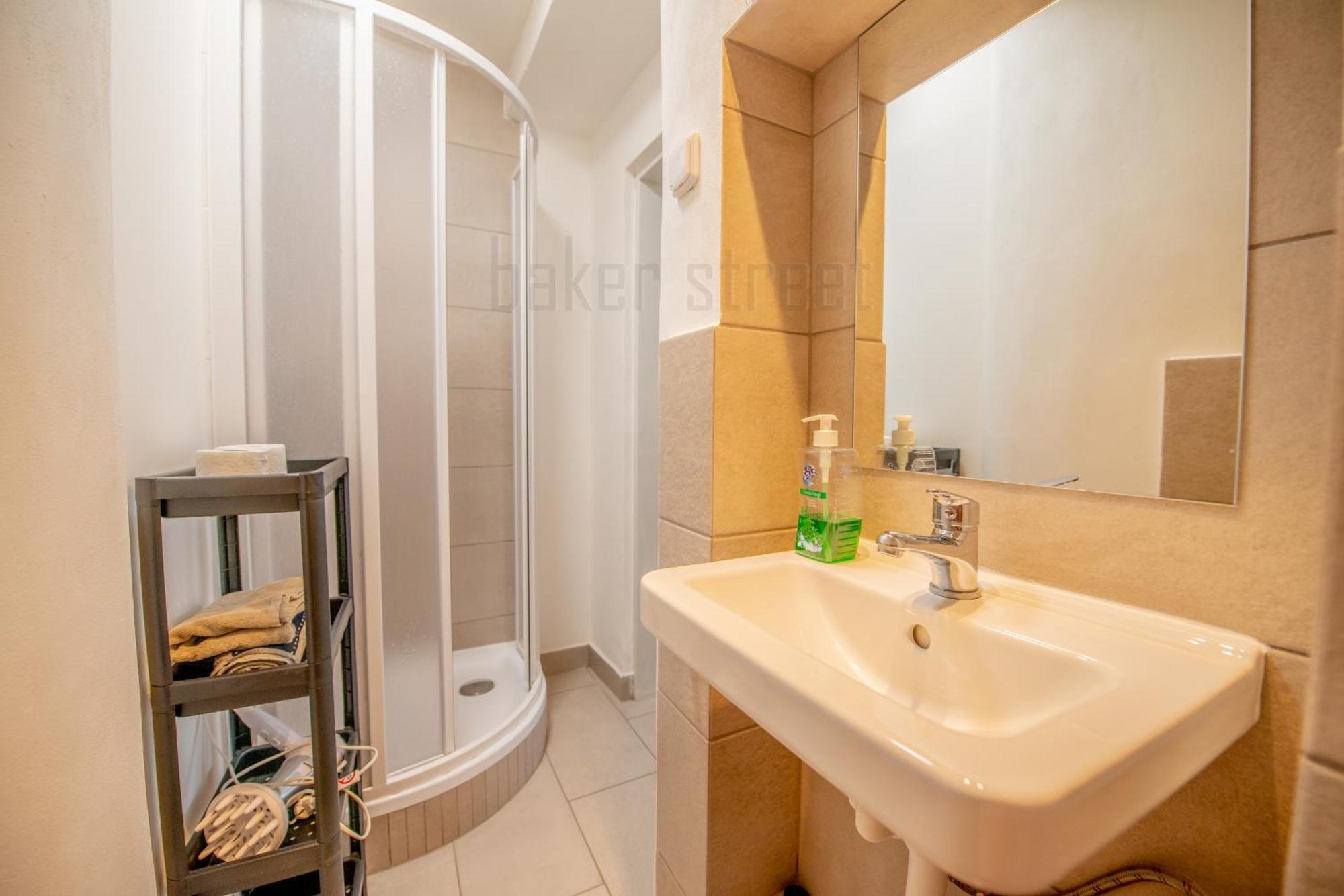 Cozy Apartment Close To Palmovka Praga Exterior foto